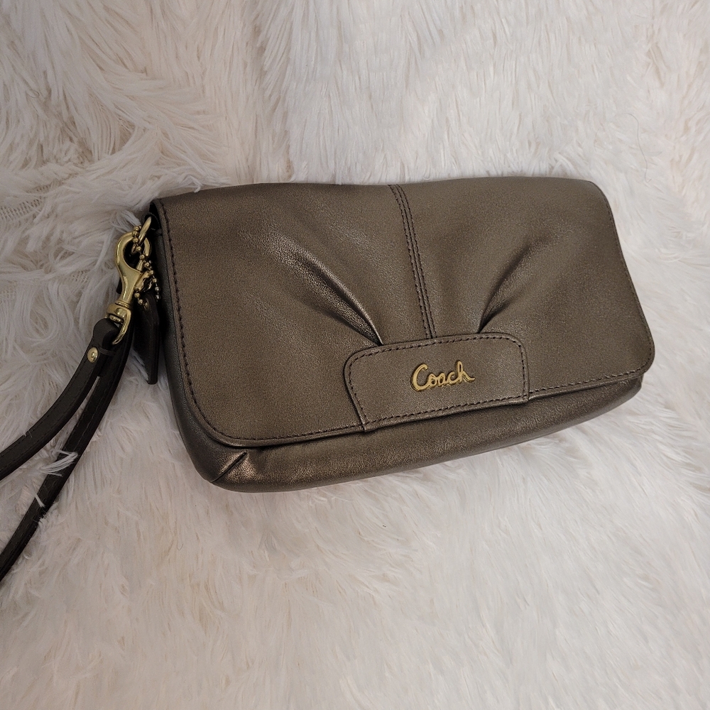Coach "Ashley" wristlet - Picture 1 of 6